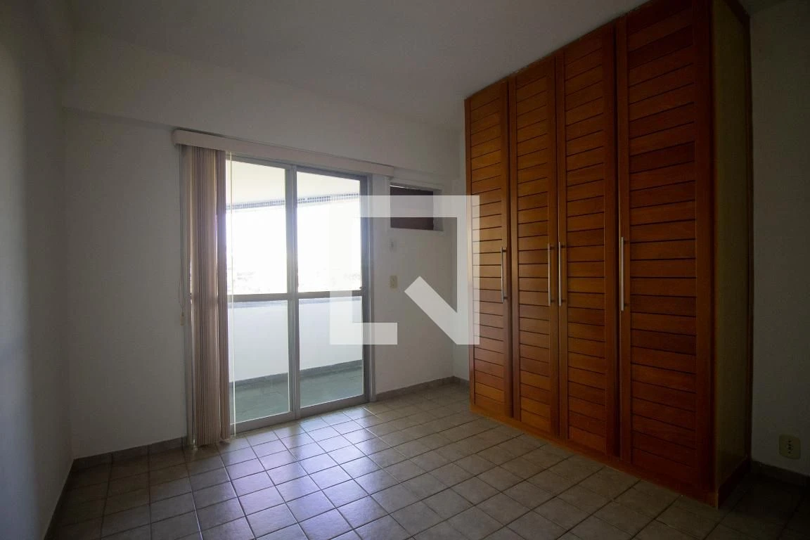 3-bedroom apartment with balcony and 2 parking spots — photo 19