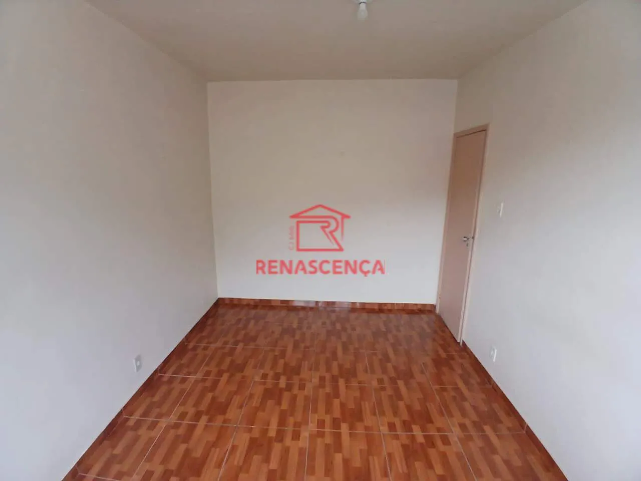 Unfurnished 1-bedroom apartment with closed kitchen — photo 13