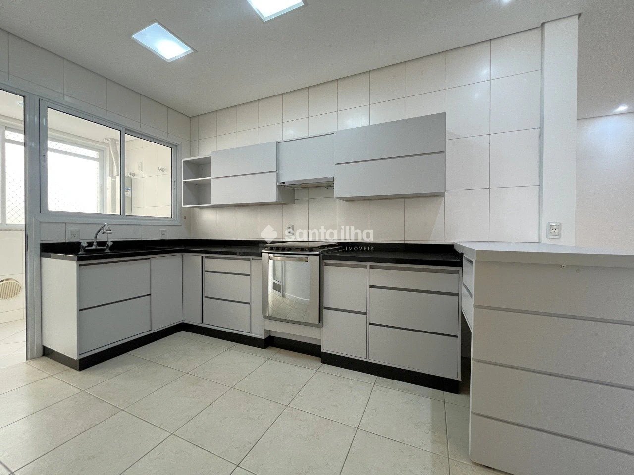 Apartment, 127 m², with a grill on the balcony
