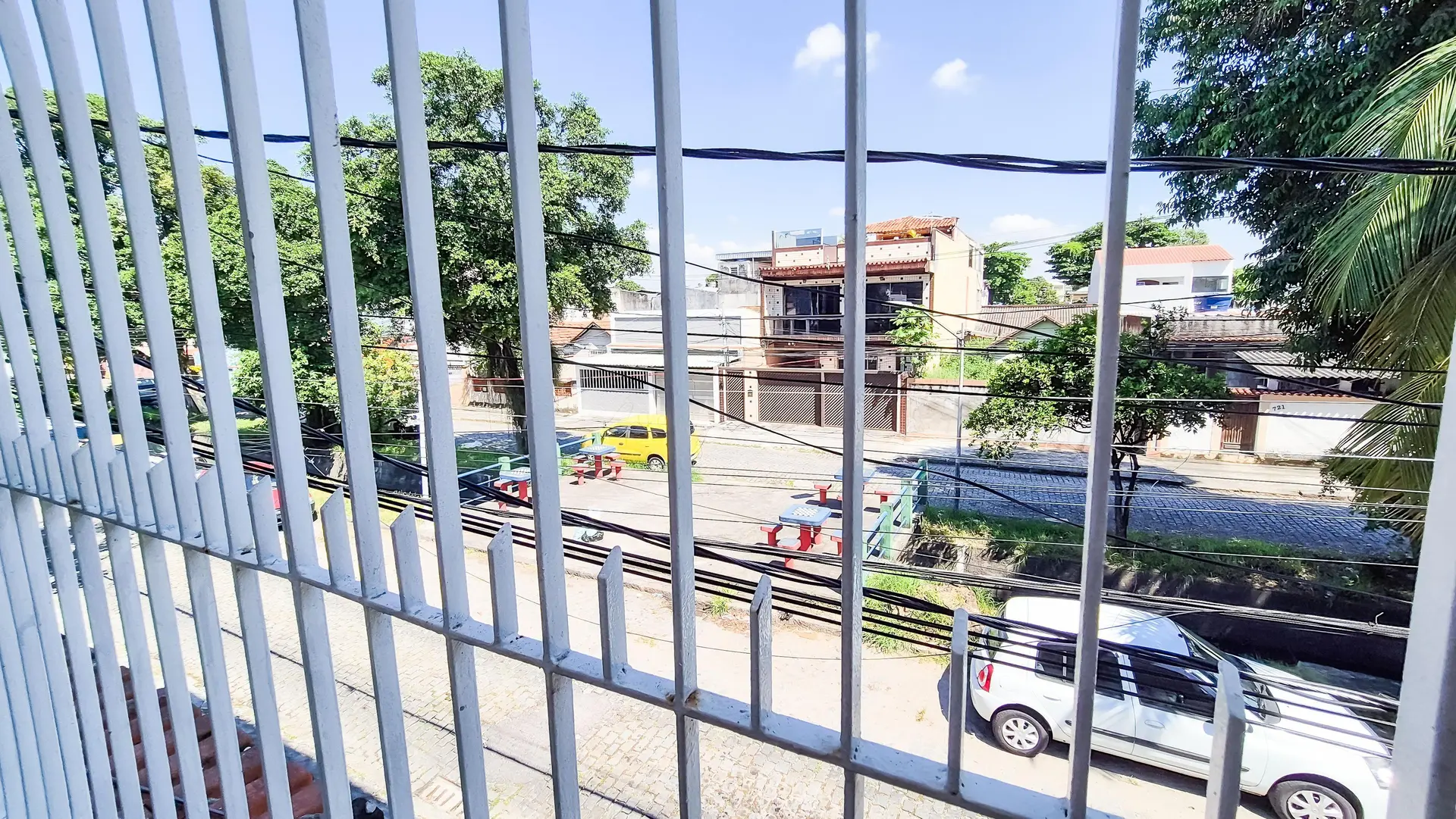 Casa mobiliada com 4 quartos e varanda com churrasqueira — photo 102