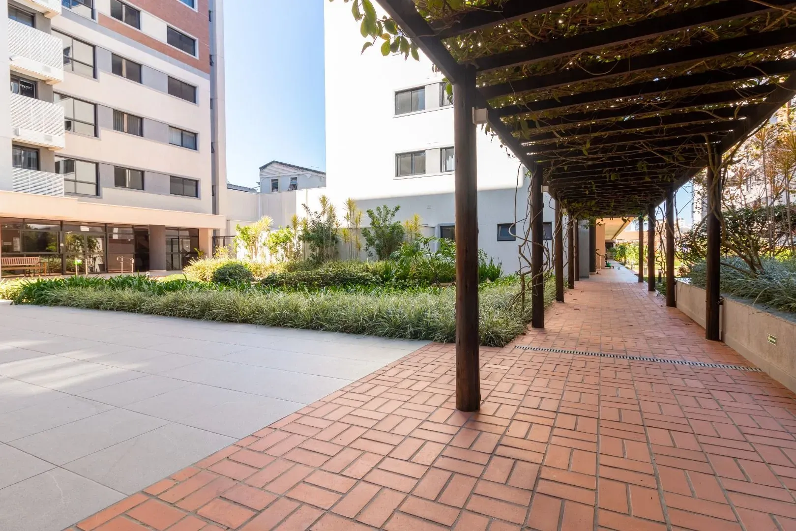 133 m² apartment with 2 en-suite bedrooms and private BBQ — photo 38