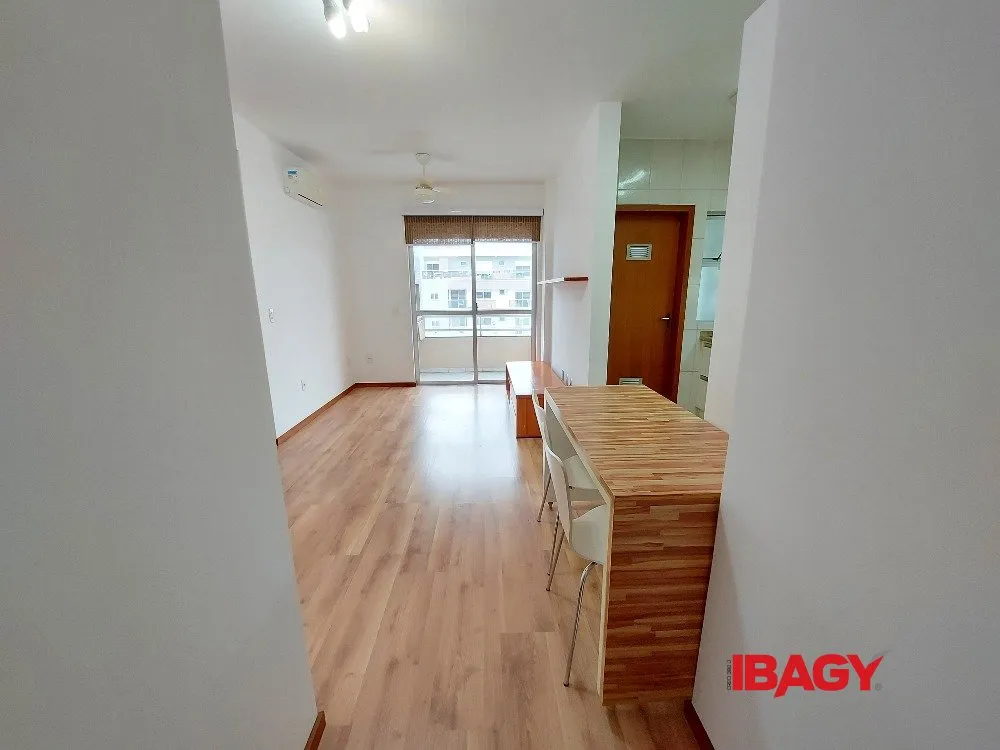 Меблированная квартира с 2 спальнями, 104 м² и местом