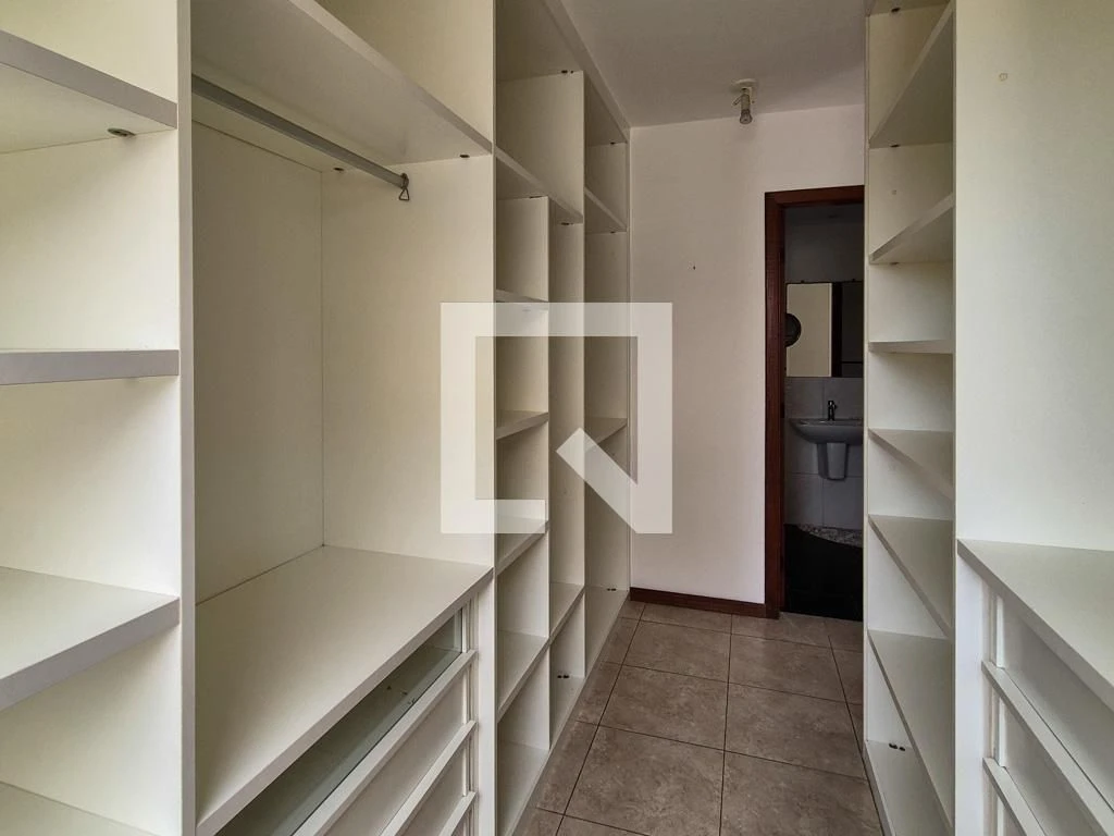 3-bedroom apartment with a balcony and 3 bathrooms — photo 32