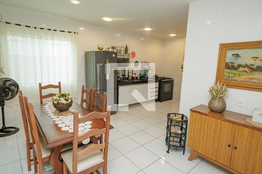 Furnished house with 3 bedrooms and 180 m² — photo 2