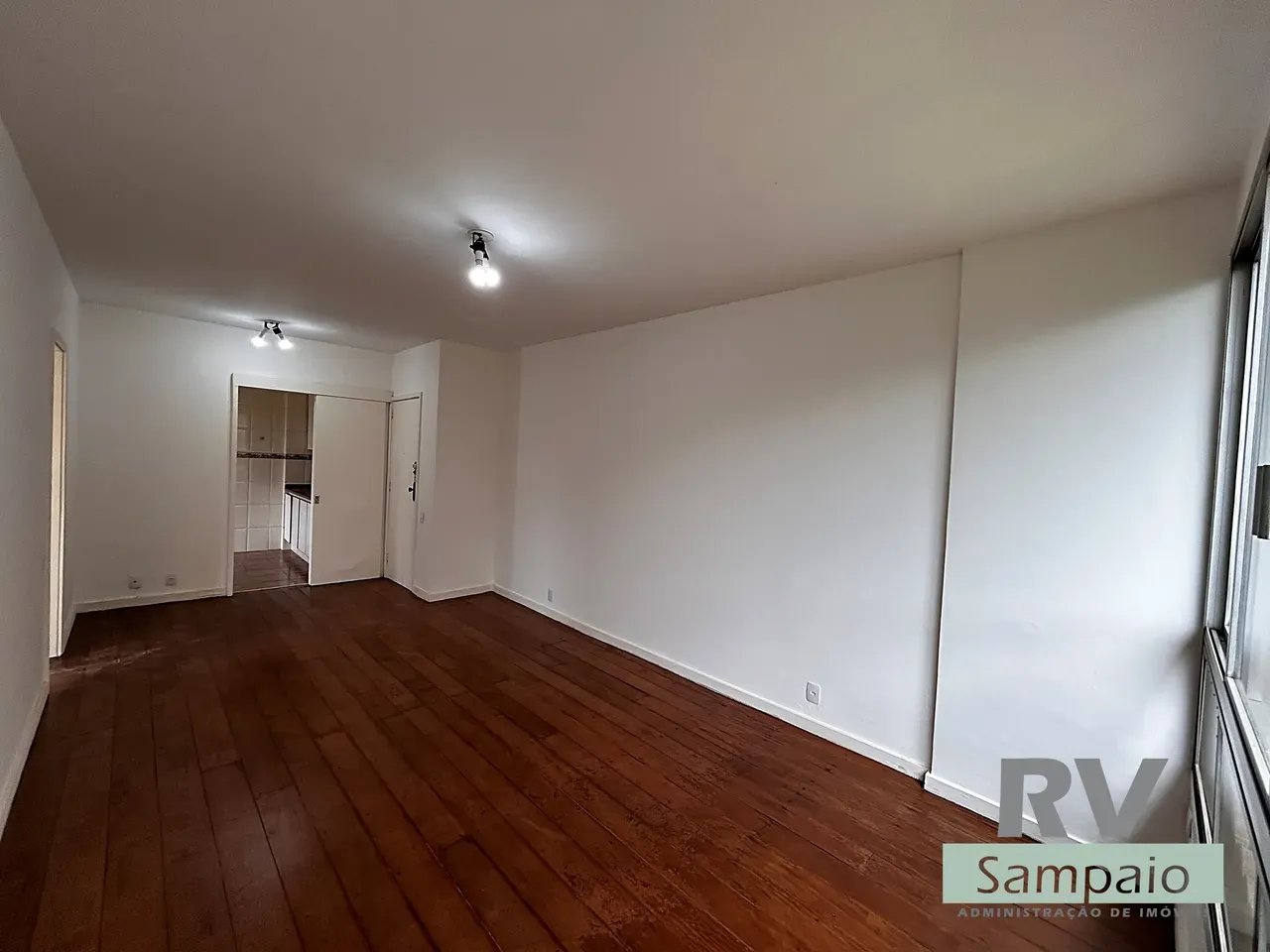 One-bedroom apartment with a mountain view in Rio de Janeiro — photo 24