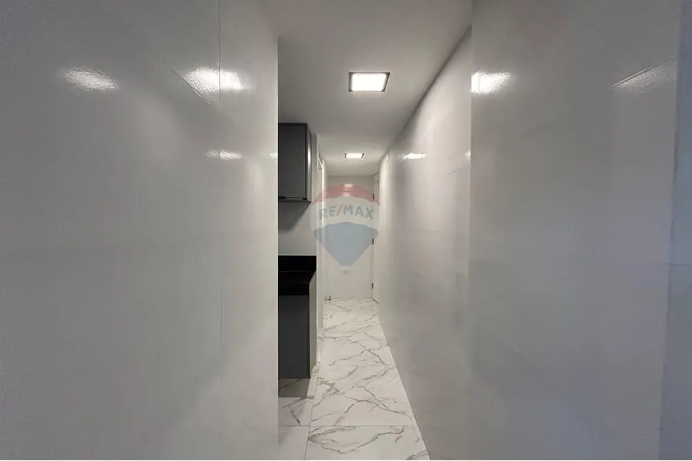 Furnished apartment, 132 m², with a glass-enclosed balcony — photo 54
