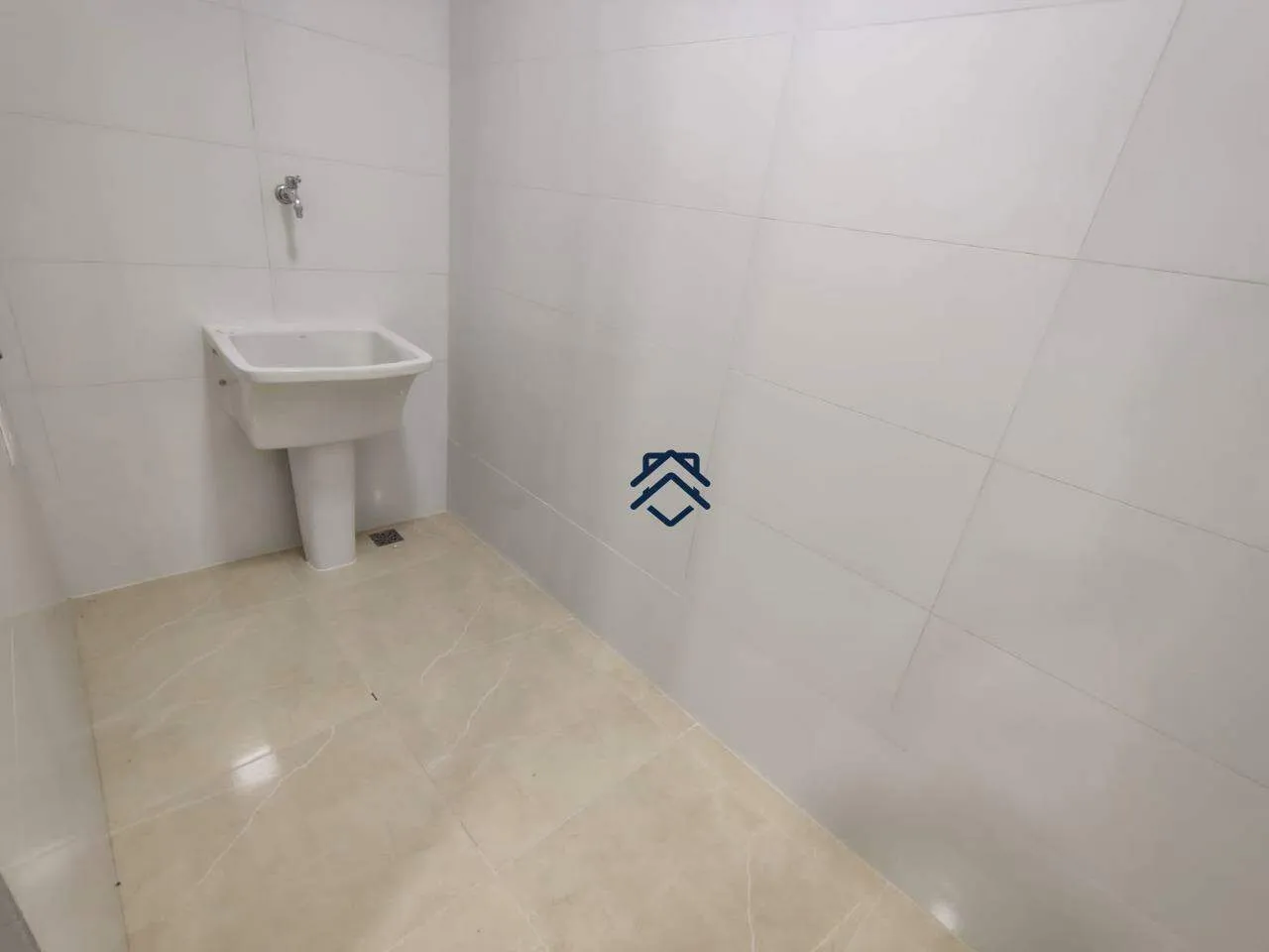 Apartment on the 2nd floor with a grill on the balcony — photo 4