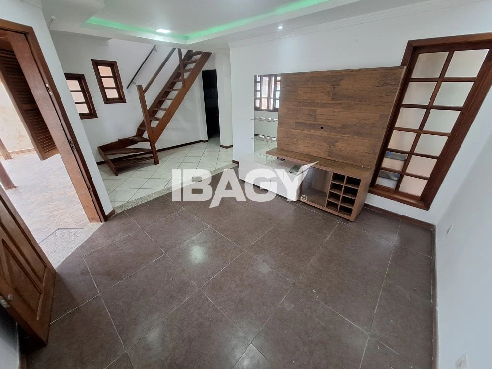 Casa para aluguel com 3 dormitórios e 150 m² — photo 2