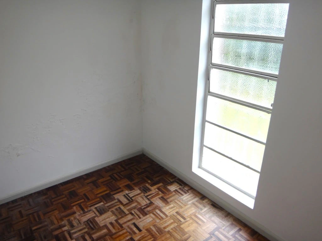 2-bedroom apartment with wood or laminate floors in Curitiba — photo 3