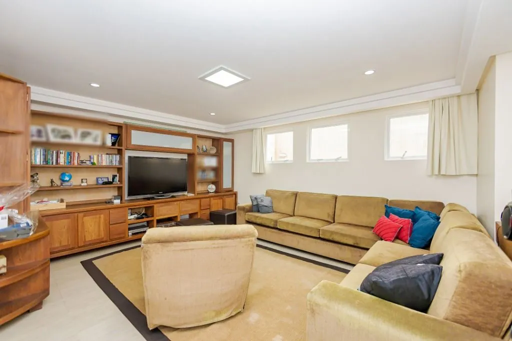 House with 4 en-suite bedrooms and private BBQ — photo 10