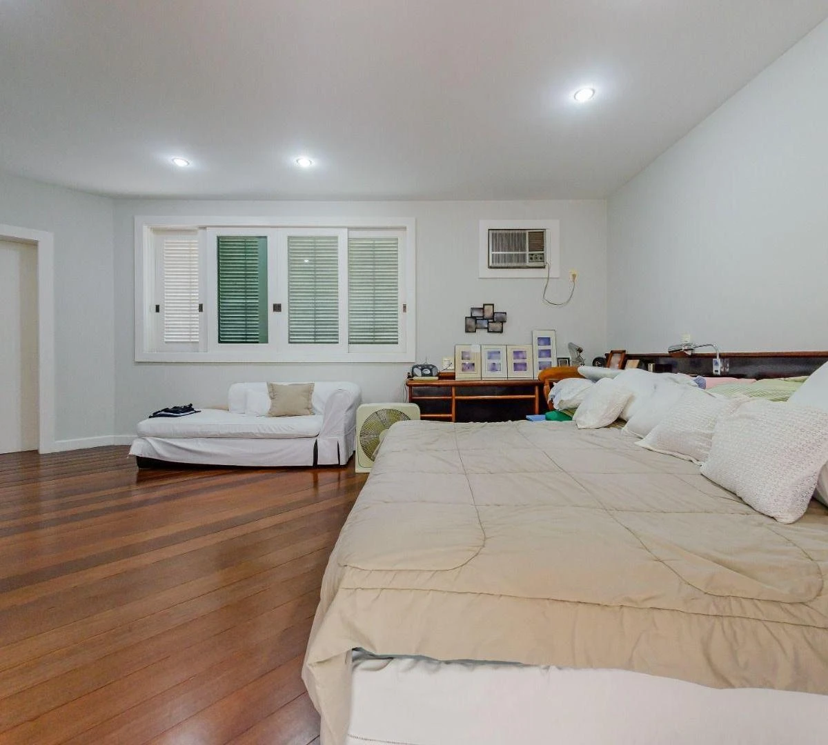 Furnished house with 6 bedrooms and 690 m² — photo 31