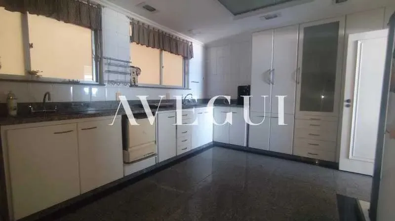 Apartamento mobiliado com 4 quartos e 5 banheiros — photo 17