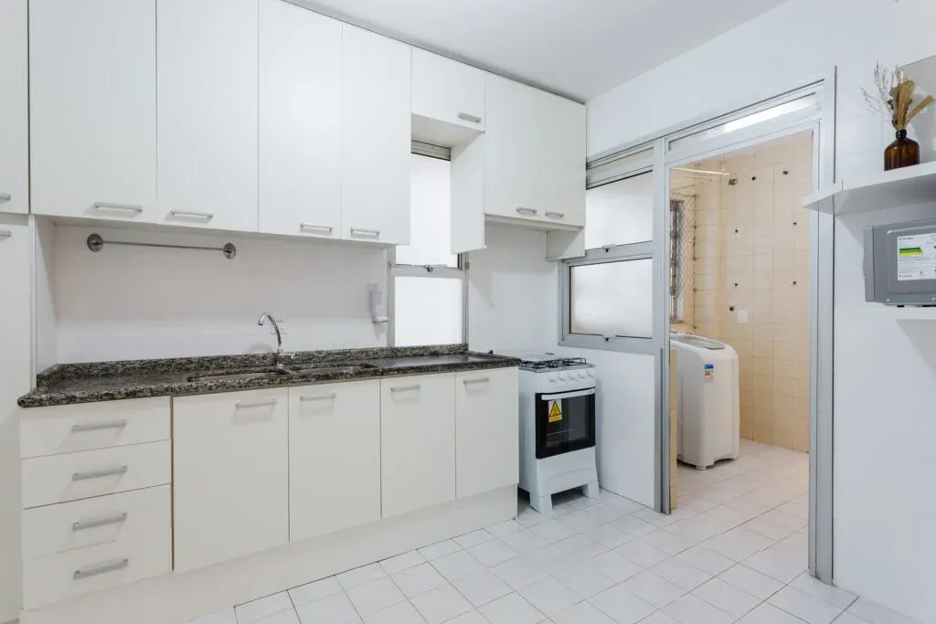 One-bedroom apartment with a home office in Florianópolis — photo 2