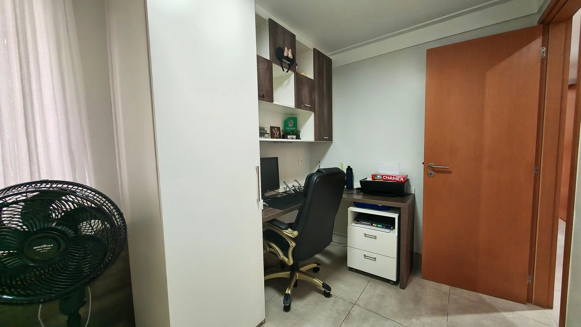 Furnished apartment, 160 m², with a glass-enclosed balcony — photo 22