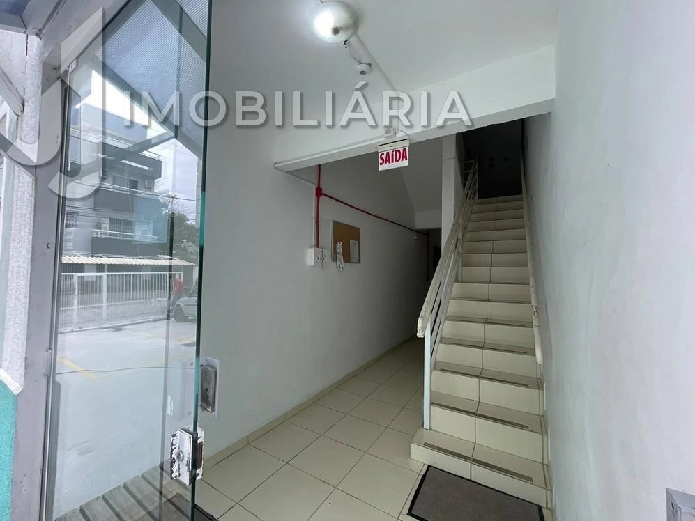 Glass-enclosed balcony in a 3-bedroom apartment, 90 m² — photo 6