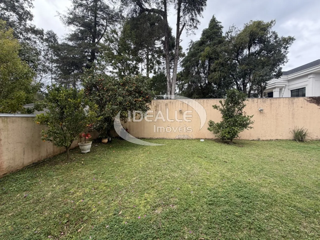 House with 3 bedrooms and private garden, 200 m² — photo 12