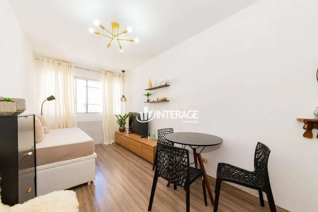 1-bedroom apartment with separate kitchen and parking spot — photo 2