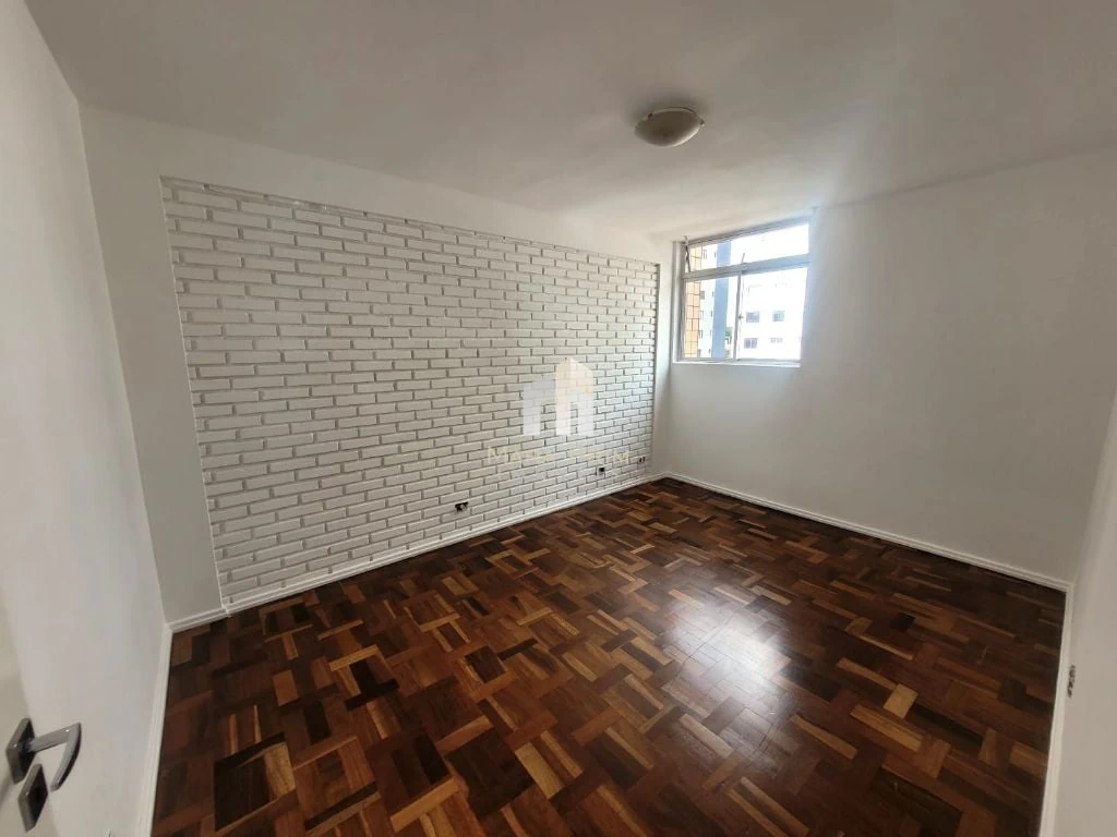 3-bedroom apartment with wood or laminate floors in Curitiba — photo 12
