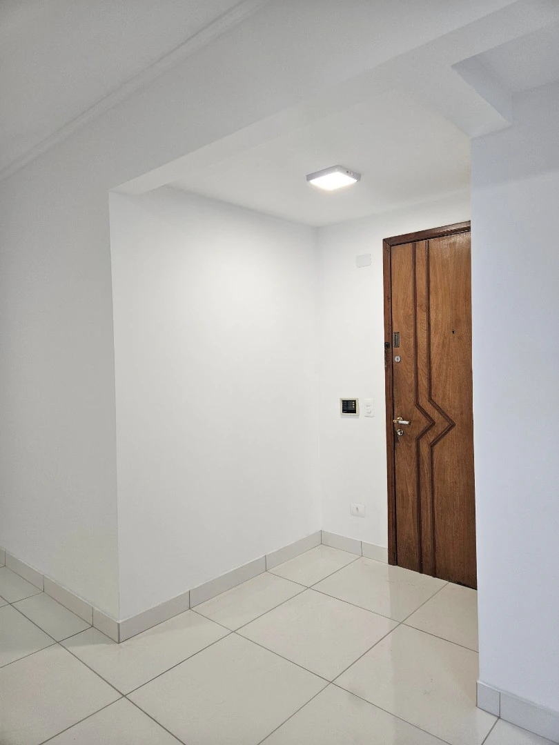 1-bedroom apartment with open-plan kitchen and cabinets — photo 5
