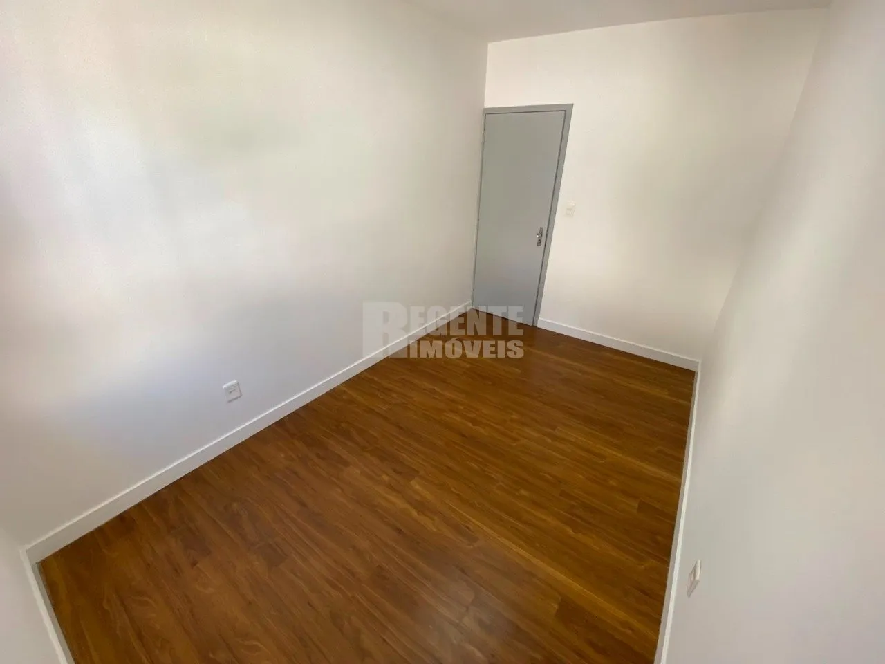 Квартира 82 м² з 2 спальнями та балконом — photo 2
