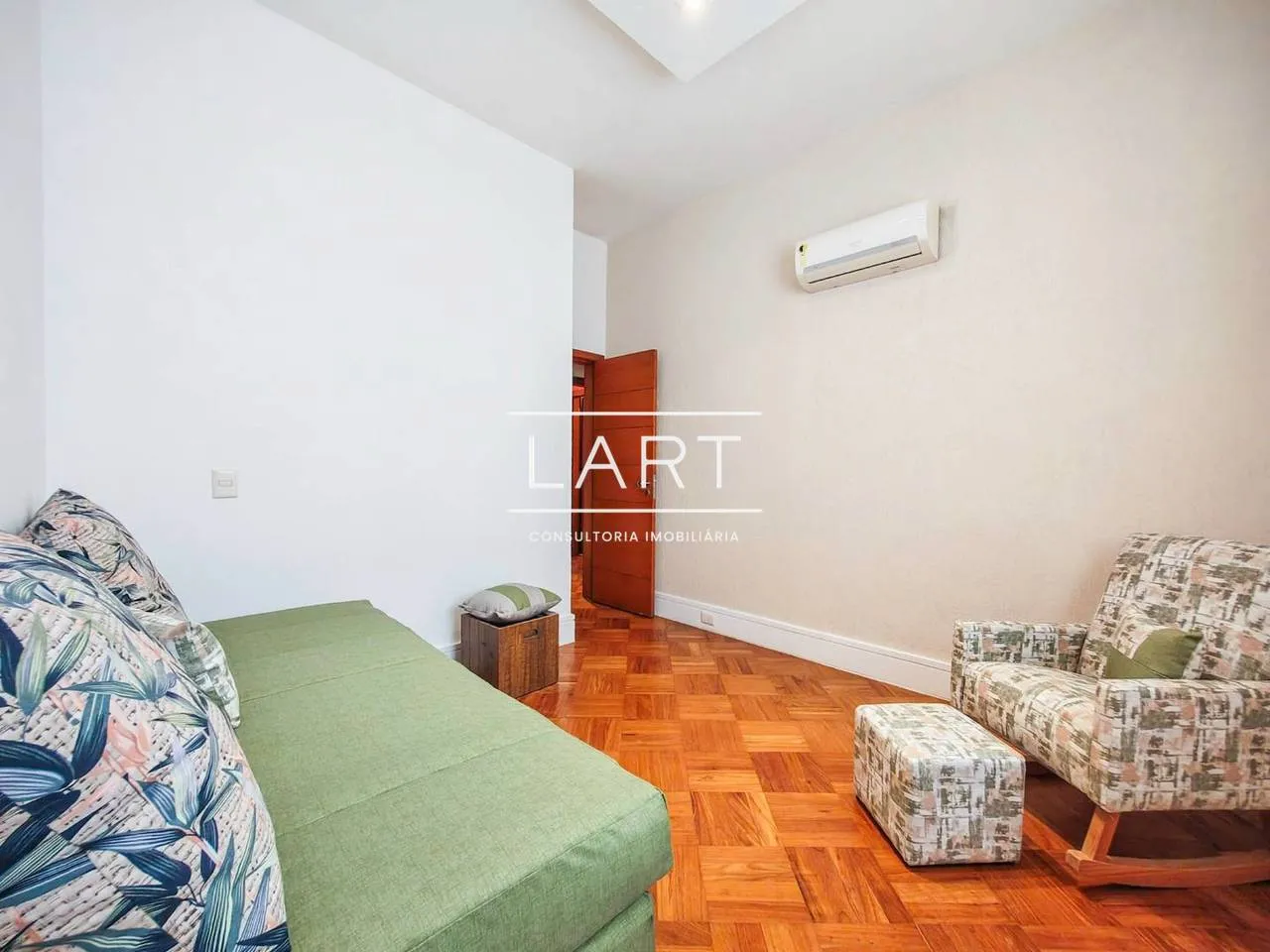 3-bedroom apartment with a water view in Rio de Janeiro — photo 26