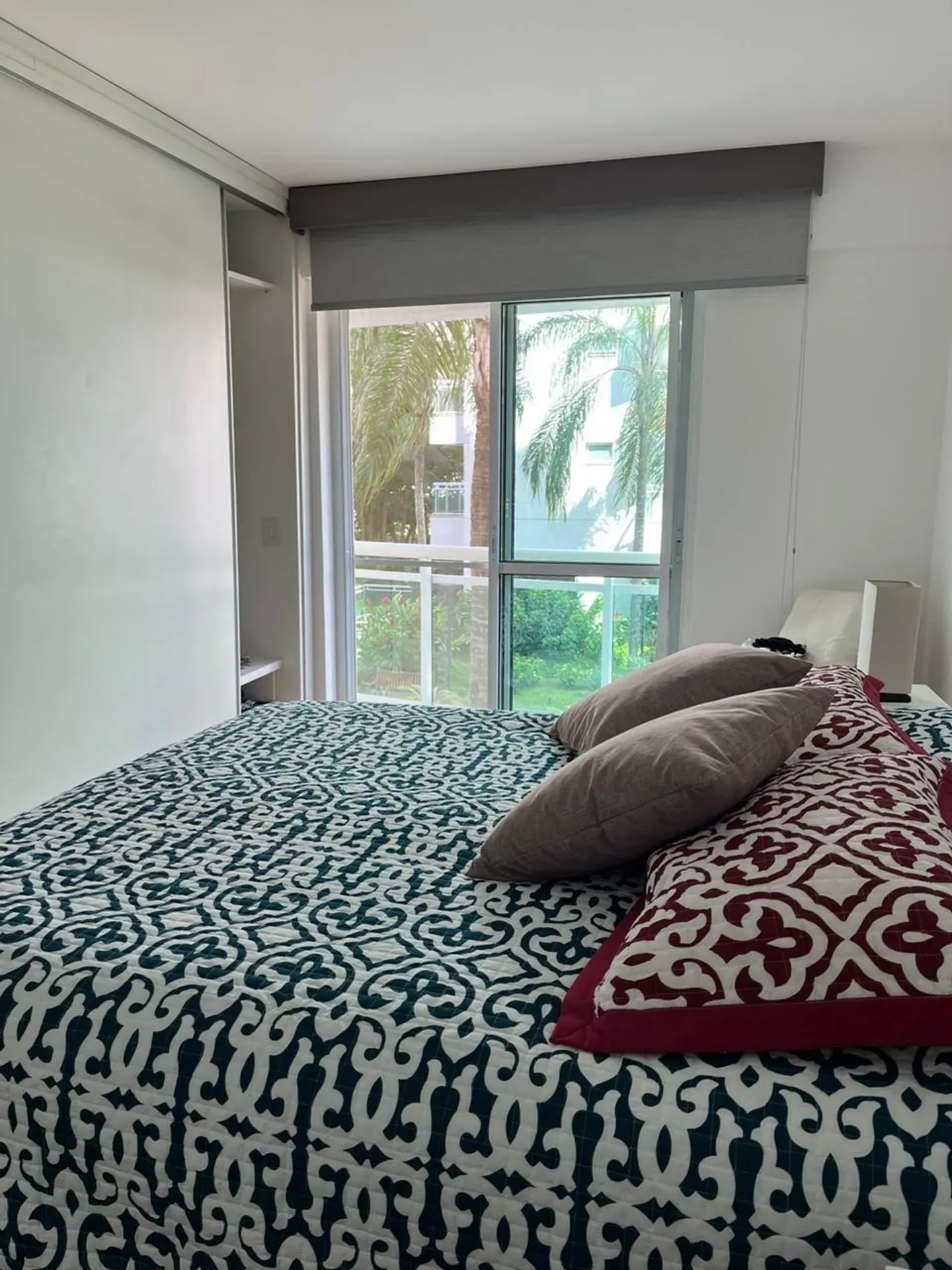 Furnished apartment with balcony, 4 bedrooms and 5 baths — photo 11