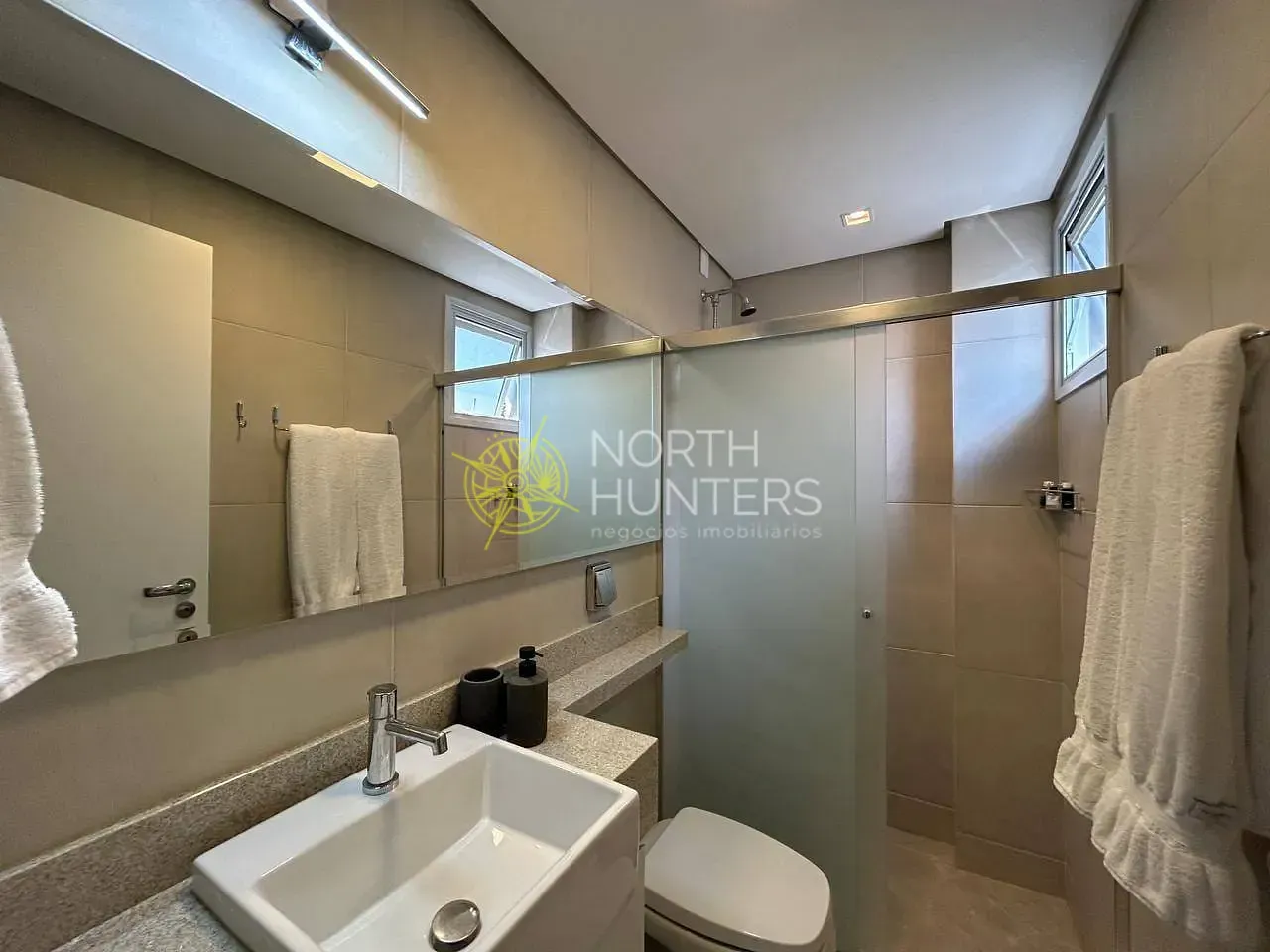 Furnished house with an open-plan integrated kitchen — photo 6
