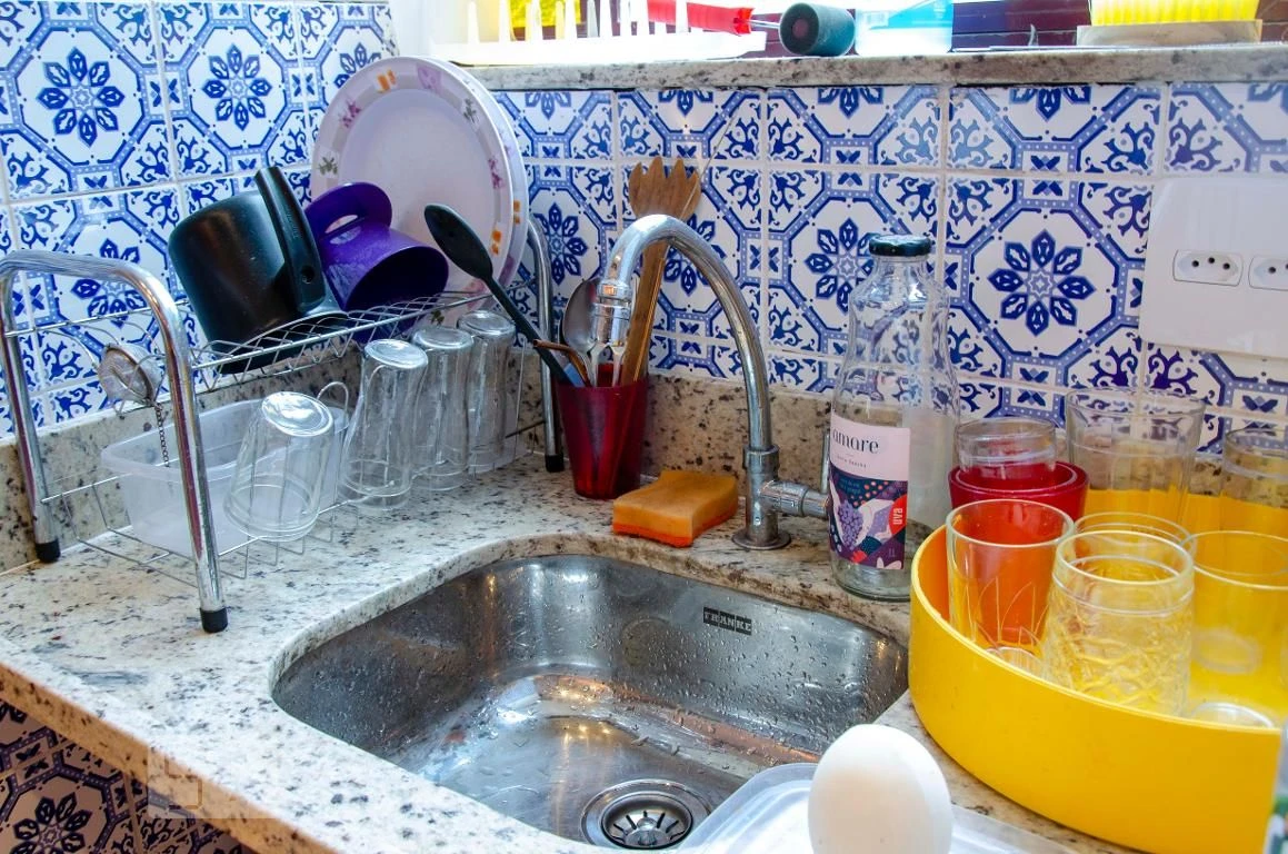 One-bedroom house with a garden in Rio de Janeiro — photo 17