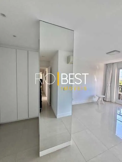 Apartment with 3 bedrooms, 4 bathrooms and balcony — photo 15