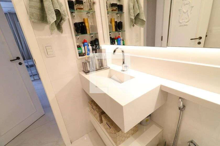 Furnished house with 5 en-suite bedrooms and open kitchen — photo 19