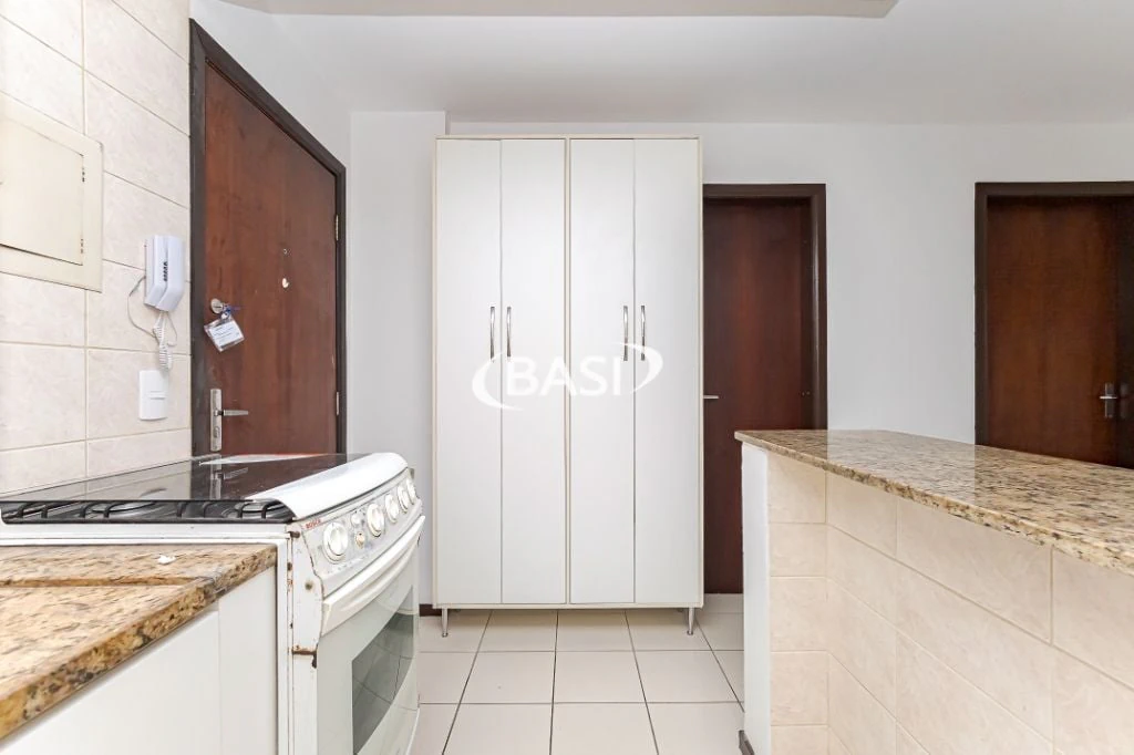 1-bedroom apartment with an American-style kitchen and 57 m² — photo 10