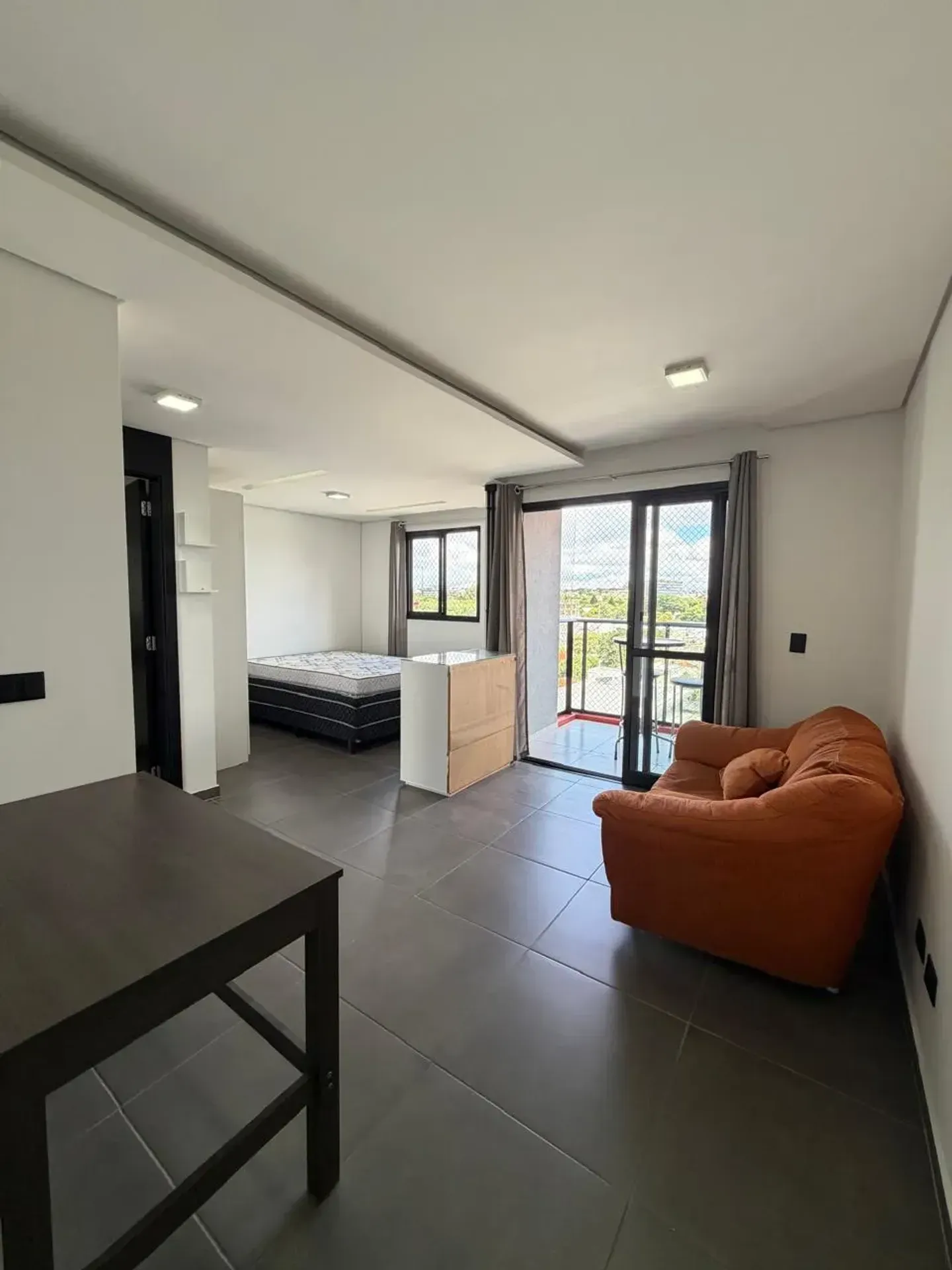 Furnished 1-bedroom apartment with balcony and barbecue