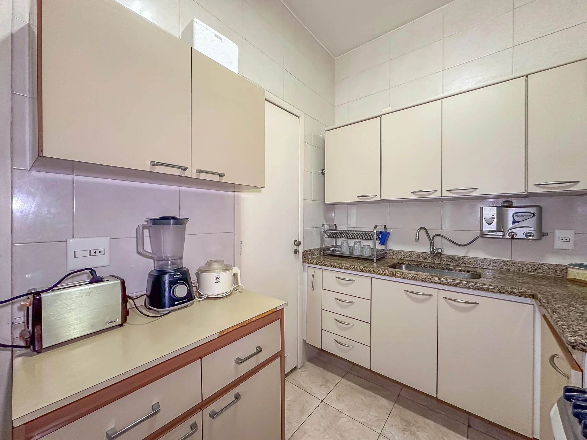 Apartamento mobiliado com 2 quartos e 1 banheiro — photo 4