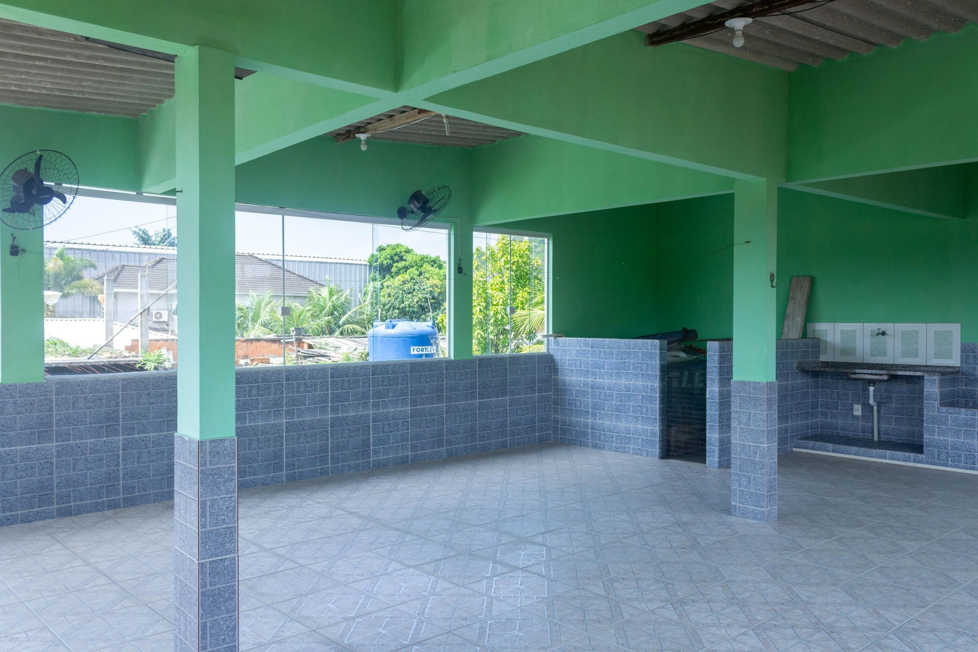 3-bedroom house, 1 with its own bathroom, 400 m² — photo 10