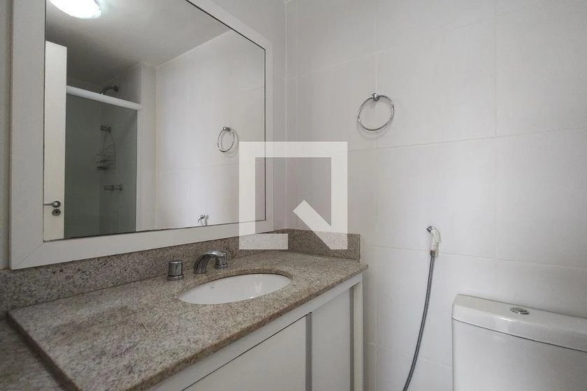 2-bedroom apartment in a building with a gym — photo 5