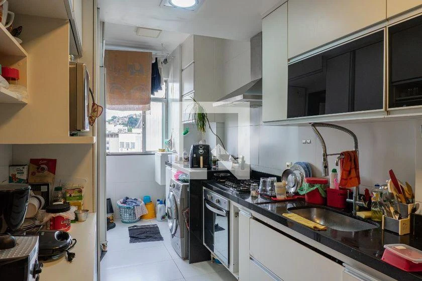Furnished apartment with 4 bedrooms and 200 m² — photo 13