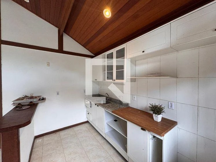 1000 m² house with a washing machine and a bathtub — photo 17