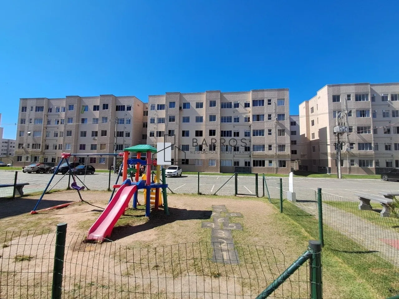 Квартира з 2 спальнями, у будинку є басейн — photo 9
