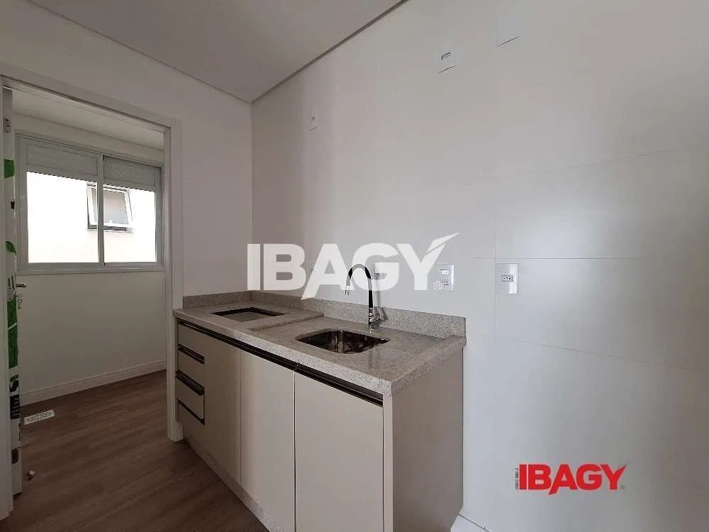 2-bedroom apartment with 2 bathrooms and parking — photo 5