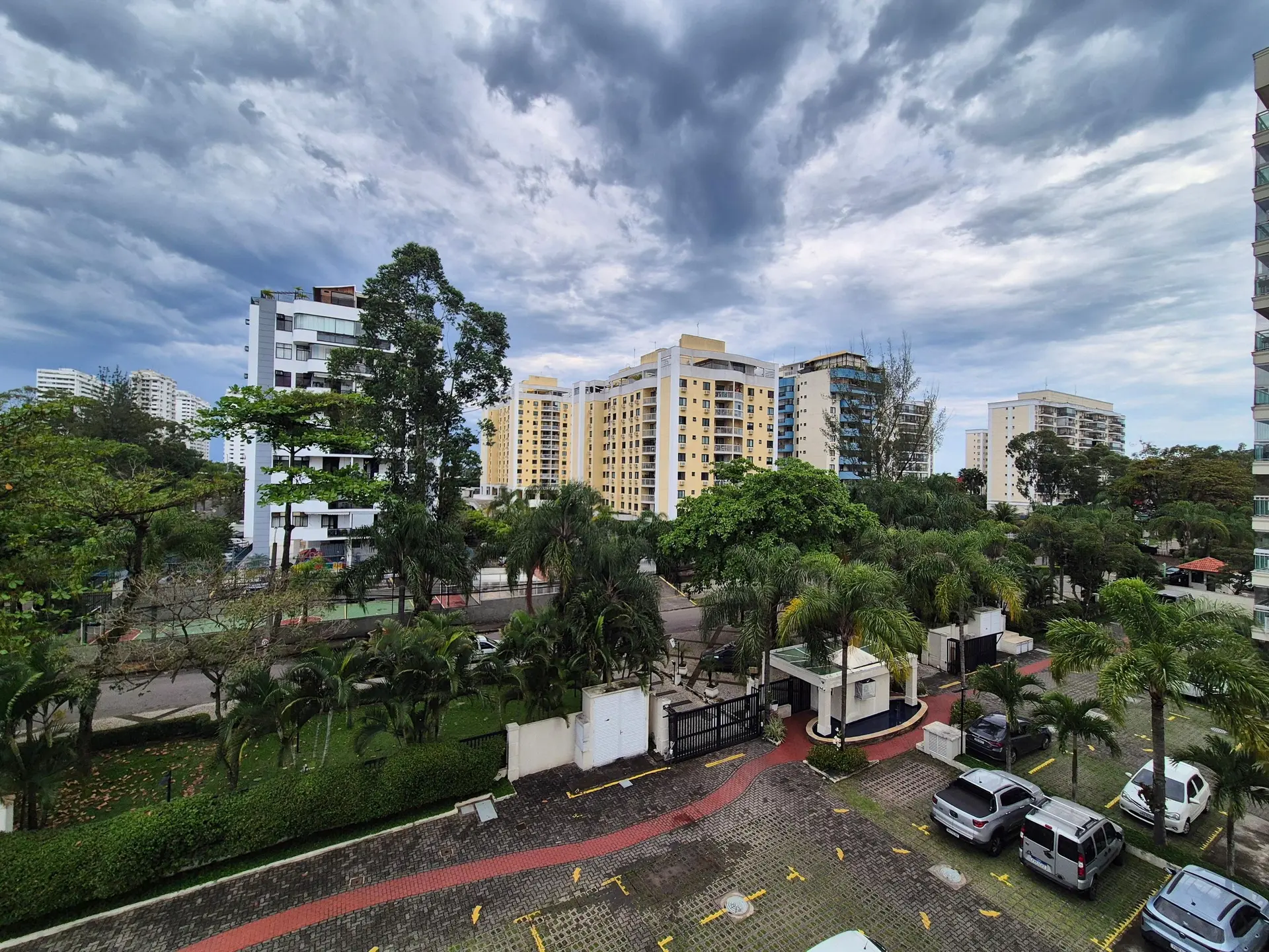 Unfurnished 3-bedroom apartment with balcony and 1 parking — photo 34
