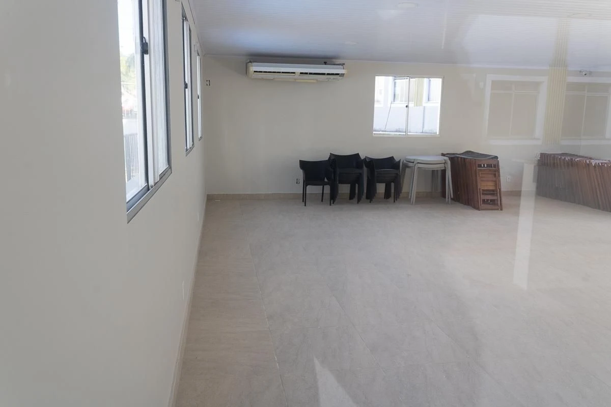 2-bedroom apartment with a grill on the balcony — photo 19