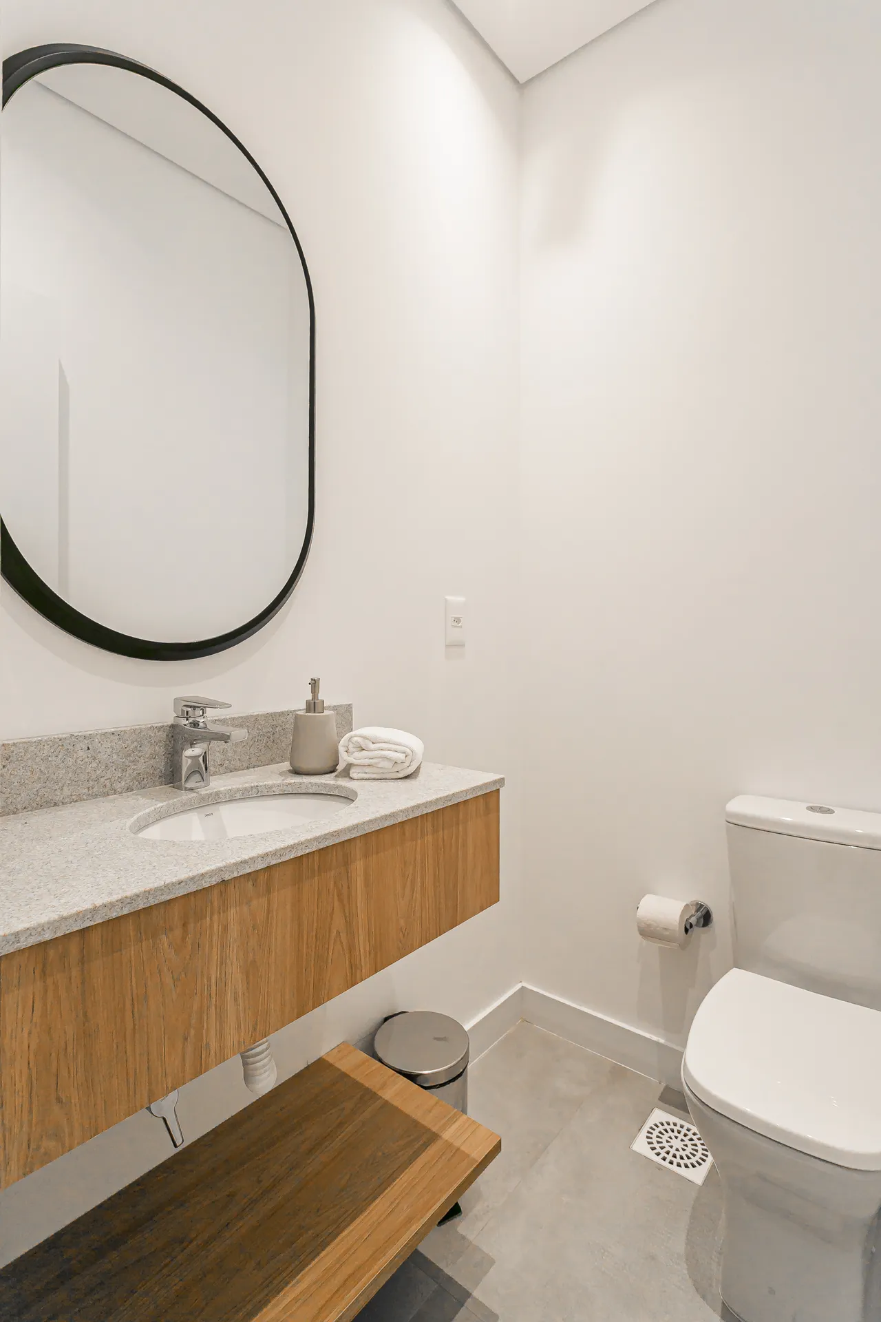 Furnished 81 m² loft with 1 bedroom and terrace — photo 18