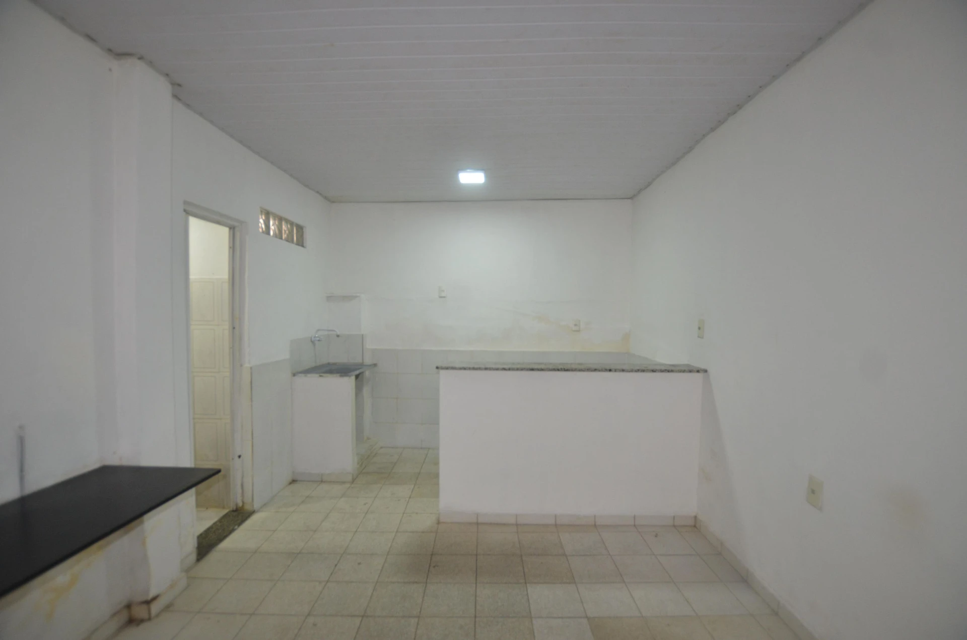 Studio with 1 bedroom, 1 bathroom and a balcony