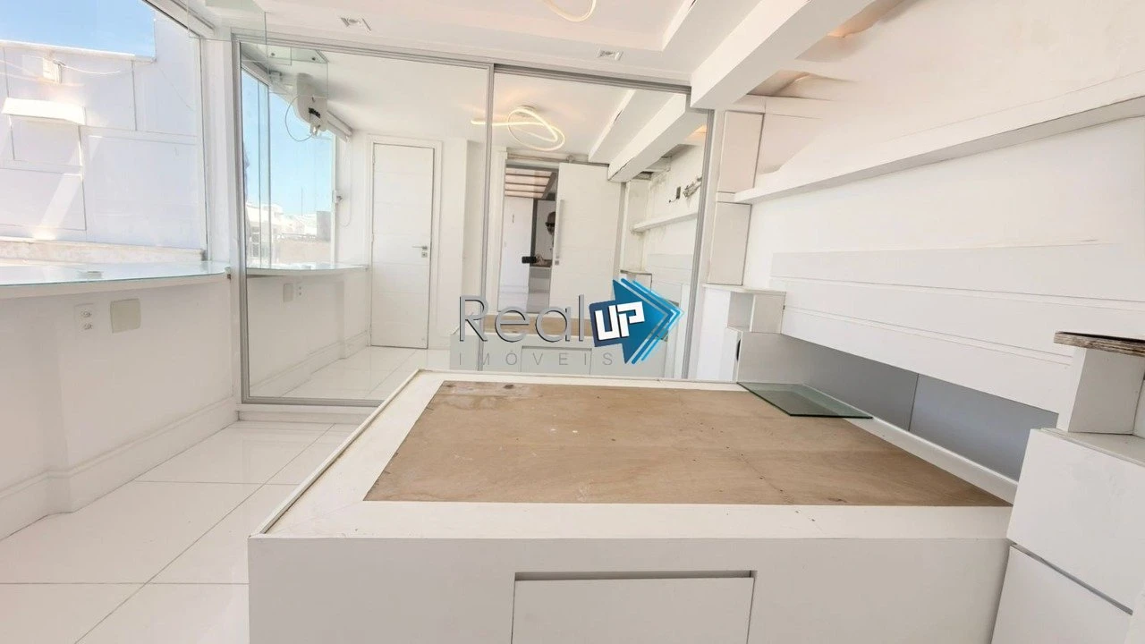 Rooftop apartment with balcony and 4 bedrooms, 5 baths — photo 23