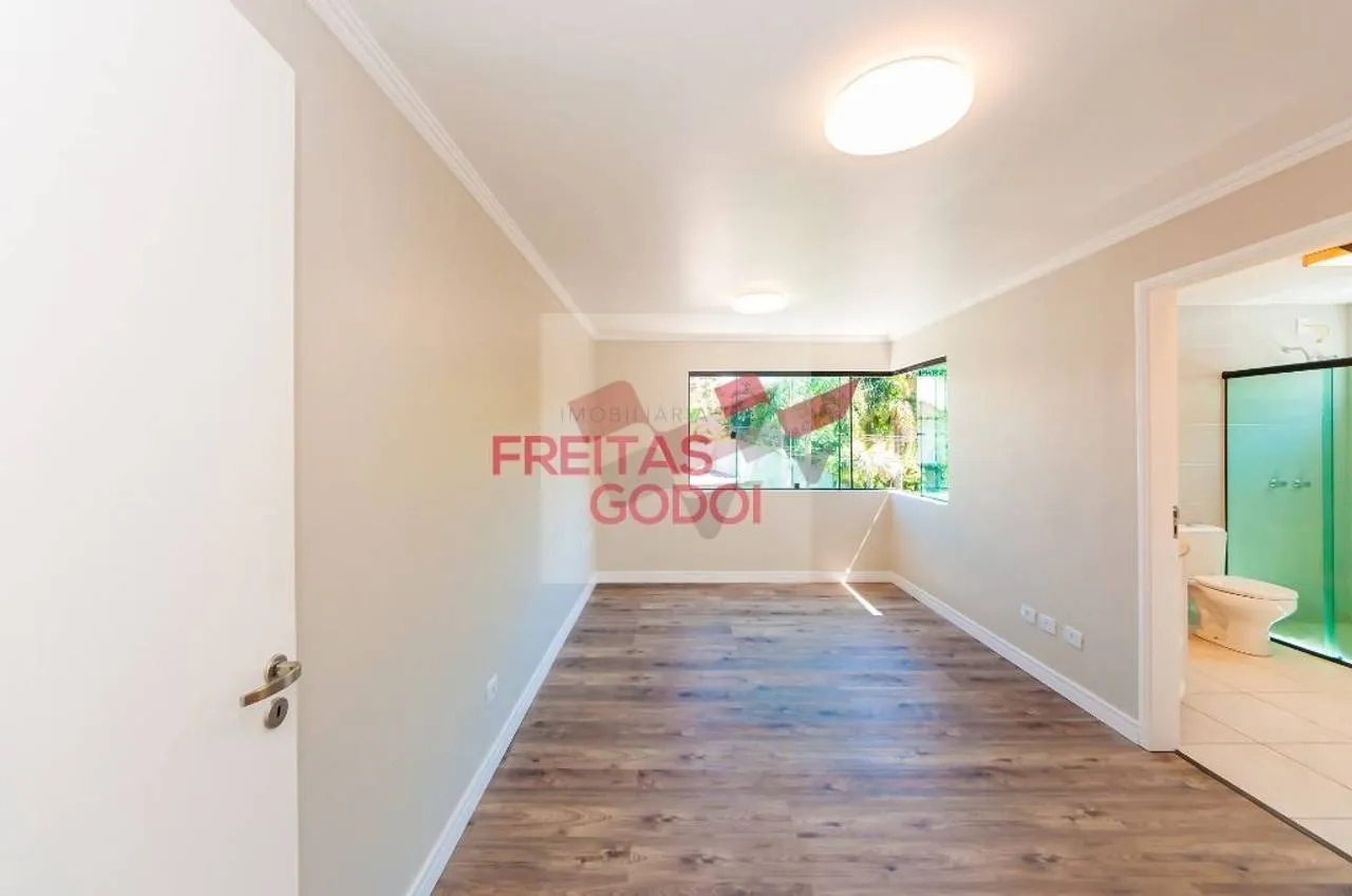 2-bedroom house with floor-to-ceiling windows in Curitiba — photo 19