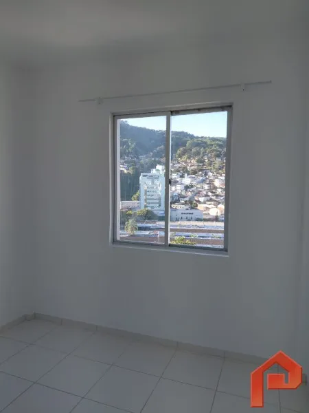 Apartamento con 2 dormitorios y cocina cerrada con cocina a gas — photo 12