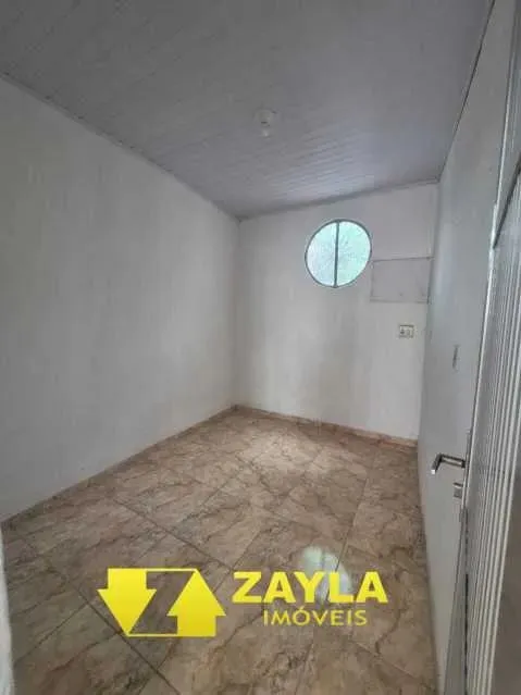 1-bedroom apartment with a glass-enclosed shower — photo 3