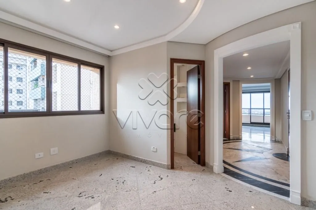249 m² apartment with 3 bedrooms and a balcony BBQ — photo 9