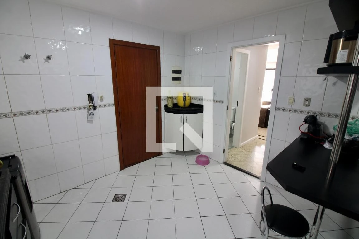 260 m² house with a jacuzzi and a private pool — photo 10