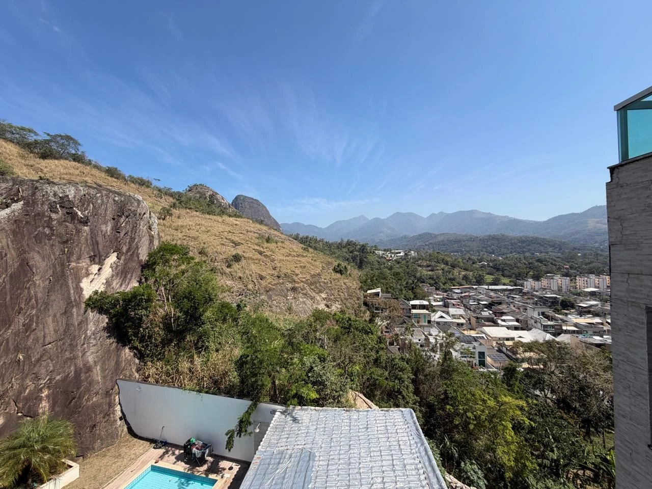 Casa em condomínio com 5 quartos e cozinha integrada — photo 51